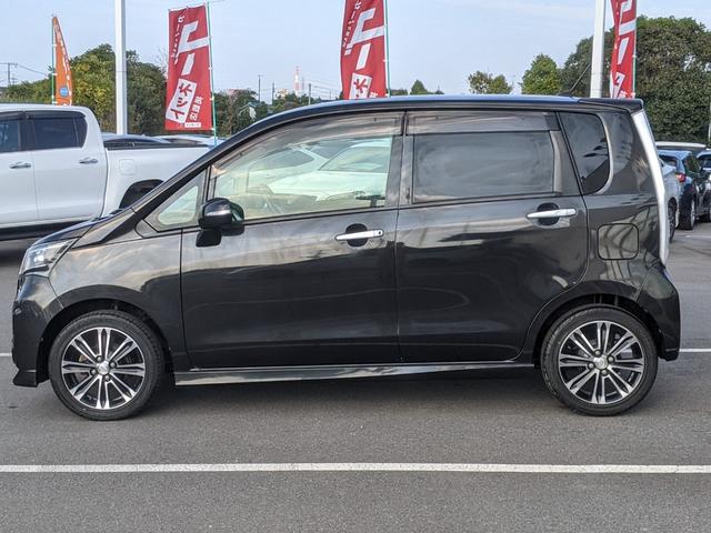 ステラ カスタムＲ　タイプＳ　スマートアシストα　社外ナビ　ＣＤ　ＤＶＤ　フルセグＴＶ　Ｂｌｕｅｔｏｏｔｈ　Ｂカメラ　横滑り防止　衝突被害軽減ブレーキ　スマートキー　電動格納ミラー　オートライト　フォグランプ　ＨＩＤヘッドライト　純正１５インチＡＷ（9枚目）