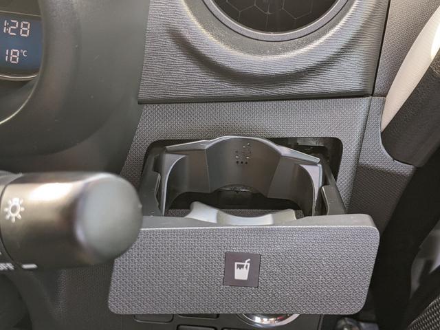 ステラ カスタムＲ　タイプＳ　スマートアシストα　社外ナビ　ＣＤ　ＤＶＤ　フルセグＴＶ　Ｂｌｕｅｔｏｏｔｈ　Ｂカメラ　横滑り防止　衝突被害軽減ブレーキ　スマートキー　電動格納ミラー　オートライト　フォグランプ　ＨＩＤヘッドライト　純正１５インチＡＷ（20枚目）