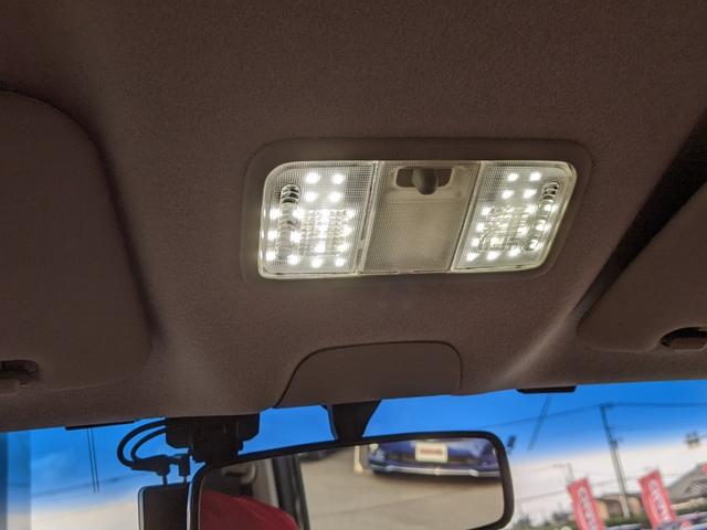 ステラ カスタムＲ　タイプＳ　スマートアシストα　社外ナビ　ＣＤ　ＤＶＤ　フルセグＴＶ　Ｂｌｕｅｔｏｏｔｈ　Ｂカメラ　横滑り防止　衝突被害軽減ブレーキ　スマートキー　電動格納ミラー　オートライト　フォグランプ　ＨＩＤヘッドライト　純正１５インチＡＷ（21枚目）