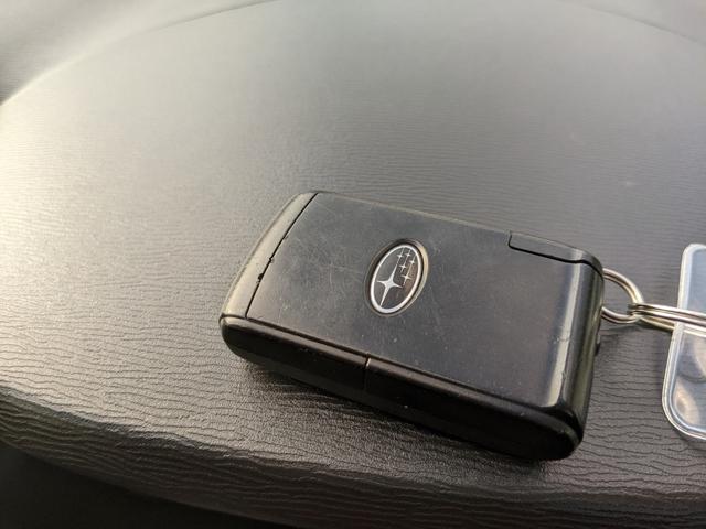 ステラ カスタムＲ　タイプＳ　スマートアシストα　社外ナビ　ＣＤ　ＤＶＤ　フルセグＴＶ　Ｂｌｕｅｔｏｏｔｈ　Ｂカメラ　横滑り防止　衝突被害軽減ブレーキ　スマートキー　電動格納ミラー　オートライト　フォグランプ　ＨＩＤヘッドライト　純正１５インチＡＷ（26枚目）