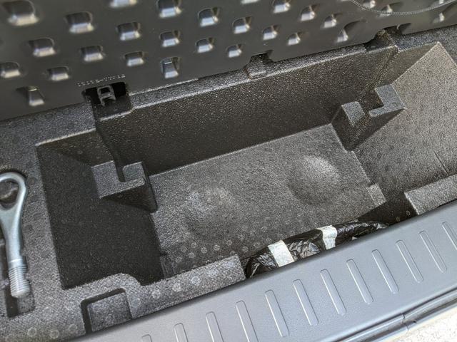 ステラ カスタムＲ　タイプＳ　スマートアシストα　社外ナビ　ＣＤ　ＤＶＤ　フルセグＴＶ　Ｂｌｕｅｔｏｏｔｈ　Ｂカメラ　横滑り防止　衝突被害軽減ブレーキ　スマートキー　電動格納ミラー　オートライト　フォグランプ　ＨＩＤヘッドライト　純正１５インチＡＷ（38枚目）