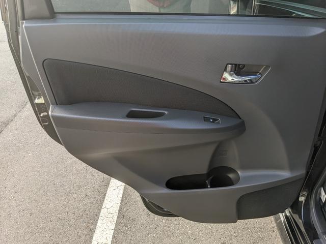 ステラ カスタムＲ　タイプＳ　スマートアシストα　社外ナビ　ＣＤ　ＤＶＤ　フルセグＴＶ　Ｂｌｕｅｔｏｏｔｈ　Ｂカメラ　横滑り防止　衝突被害軽減ブレーキ　スマートキー　電動格納ミラー　オートライト　フォグランプ　ＨＩＤヘッドライト　純正１５インチＡＷ（41枚目）