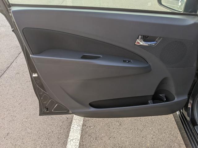 ステラ カスタムＲ　タイプＳ　スマートアシストα　社外ナビ　ＣＤ　ＤＶＤ　フルセグＴＶ　Ｂｌｕｅｔｏｏｔｈ　Ｂカメラ　横滑り防止　衝突被害軽減ブレーキ　スマートキー　電動格納ミラー　オートライト　フォグランプ　ＨＩＤヘッドライト　純正１５インチＡＷ（44枚目）