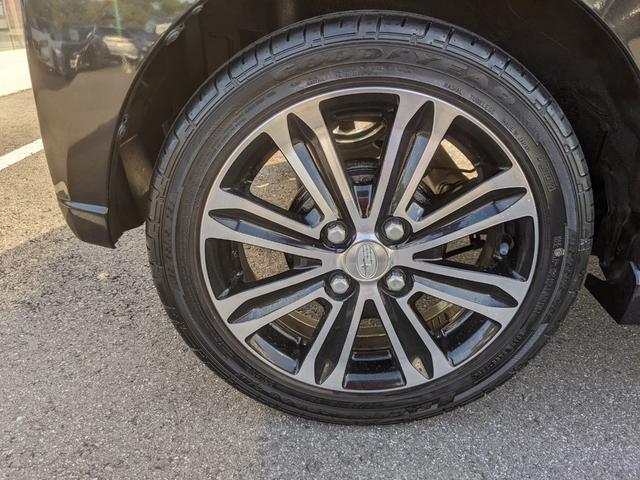 ステラ カスタムＲ　タイプＳ　スマートアシストα　社外ナビ　ＣＤ　ＤＶＤ　フルセグＴＶ　Ｂｌｕｅｔｏｏｔｈ　Ｂカメラ　横滑り防止　衝突被害軽減ブレーキ　スマートキー　電動格納ミラー　オートライト　フォグランプ　ＨＩＤヘッドライト　純正１５インチＡＷ（49枚目）