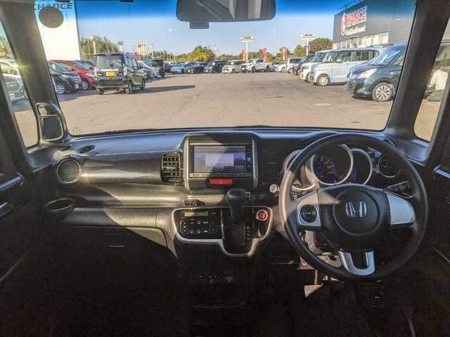 Ｎ－ＢＯＸカスタム Ｇ・Ｌパッケージ　純正ナビ　Ｂカメラ　ＣＤ　ＤＶＤ　フルセグＴＶ　両側パワースライドドア　前ドラレコ　横滑り防止　スマートキー　オートライト　ＨＩＤヘッドライト　純正１４インチＡＷ（11枚目）