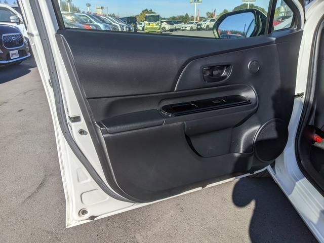 アクア Ｓスタイルブラック　純正ナビ　パノラミックビューモニター　フルセグ　ｂｌｕｅｔｏｏｔｈ　ＣＤ衝突軽減ブレーキ　コーナーセンサー　ＬＥＤヘッドライト　オートハイビーム（48枚目）