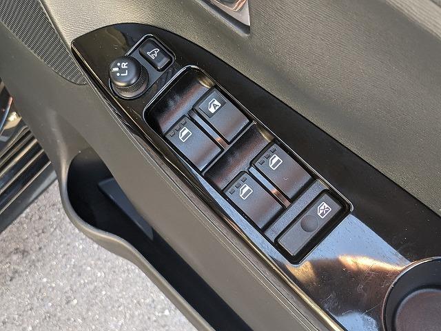 タント カスタムＲＳ　トップエディションＳＡ　両側パワースライドドア　純正８インチナビ　バックカメラ　フルセグｂｌｕｅｔｏｏｔｈ　ＣＤ　ＤＶＤ　衝突軽減ブレーキ　ターボ　ＨＤＭｉ　ＵＳＢ　ＬＥＤヘッドライト（30枚目）