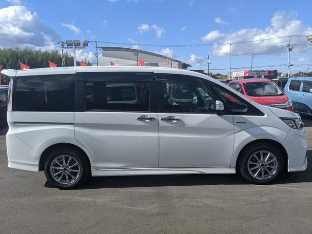 ステップワゴンスパーダ スパーダハイブリッド　Ｇ　ホンダセンシング　両側パワースライドドア　純正９インチインターナビ　フルセグＴＶｂｌｕｅｔｏｏｔｈ　ＣＤ　ＤＶＤ　バックカメラ　フリップダウンモニター　ＬＥＤヘッドライト　レーダークルーズコントロール（5枚目）