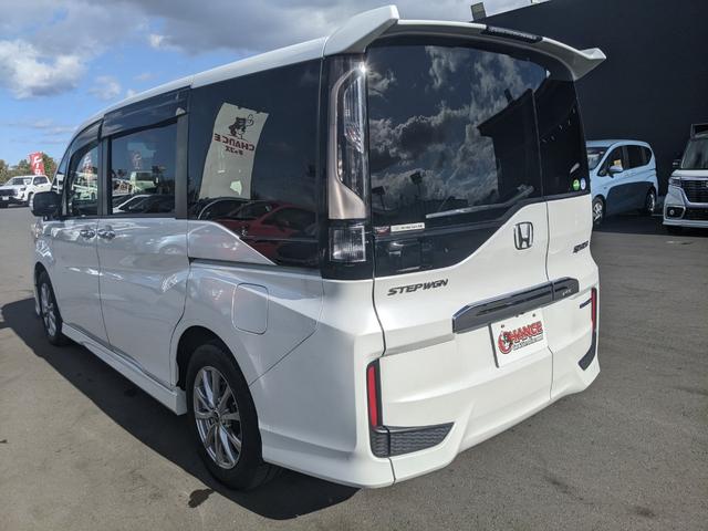 ステップワゴンスパーダ スパーダハイブリッド　Ｇ　ホンダセンシング　両側パワースライドドア　純正９インチインターナビ　フルセグＴＶｂｌｕｅｔｏｏｔｈ　ＣＤ　ＤＶＤ　バックカメラ　フリップダウンモニター　ＬＥＤヘッドライト　レーダークルーズコントロール（8枚目）