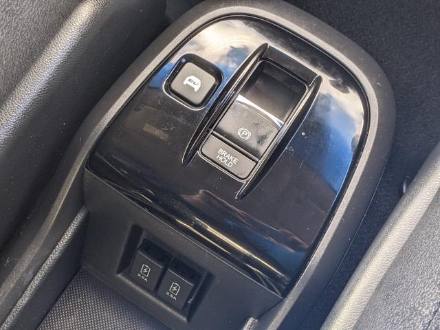 ステップワゴンスパーダ スパーダハイブリッド　Ｇ　ホンダセンシング　両側パワースライドドア　純正９インチインターナビ　フルセグＴＶｂｌｕｅｔｏｏｔｈ　ＣＤ　ＤＶＤ　バックカメラ　フリップダウンモニター　ＬＥＤヘッドライト　レーダークルーズコントロール（25枚目）