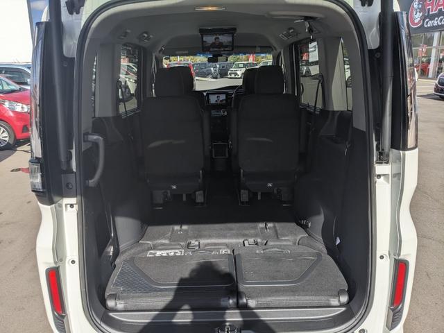 ステップワゴンスパーダ スパーダハイブリッド　Ｇ　ホンダセンシング　両側パワースライドドア　純正９インチインターナビ　フルセグＴＶｂｌｕｅｔｏｏｔｈ　ＣＤ　ＤＶＤ　バックカメラ　フリップダウンモニター　ＬＥＤヘッドライト　レーダークルーズコントロール（43枚目）