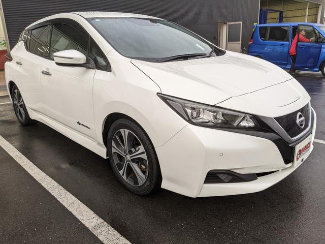リーフ X 10万台記念車 純正ナビ バックカメラ bluetooth シートヒーター ステアリングヒーター CD レーダークルーズコントロール 衝突軽減ブレーキETC 純正17インチアルミホイール コーナーセンサー(5枚目)