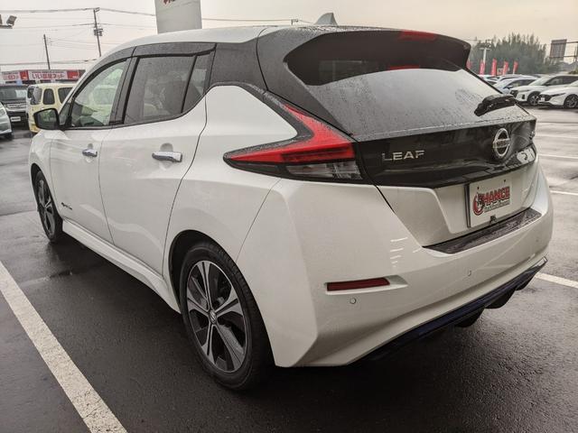 リーフ X 10万台記念車 純正ナビ バックカメラ bluetooth シートヒーター ステアリングヒーター CD レーダークルーズコントロール 衝突軽減ブレーキETC 純正17インチアルミホイール コーナーセンサー(9枚目)