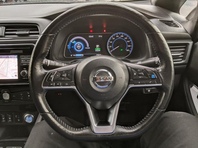 リーフ X 10万台記念車 純正ナビ バックカメラ bluetooth シートヒーター ステアリングヒーター CD レーダークルーズコントロール 衝突軽減ブレーキETC 純正17インチアルミホイール コーナーセンサー(12枚目)