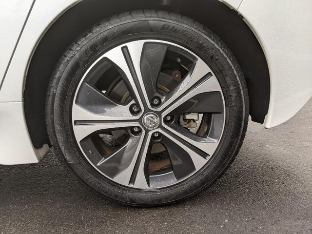 リーフ X 10万台記念車 純正ナビ バックカメラ bluetooth シートヒーター ステアリングヒーター CD レーダークルーズコントロール 衝突軽減ブレーキETC 純正17インチアルミホイール コーナーセンサー(54枚目)