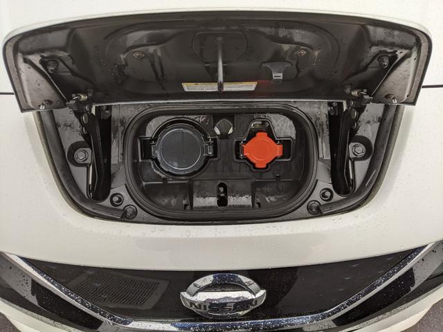 リーフ X 10万台記念車 純正ナビ バックカメラ bluetooth シートヒーター ステアリングヒーター CD レーダークルーズコントロール 衝突軽減ブレーキETC 純正17インチアルミホイール コーナーセンサー(62枚目)