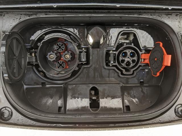 リーフ X 10万台記念車 純正ナビ バックカメラ bluetooth シートヒーター ステアリングヒーター CD レーダークルーズコントロール 衝突軽減ブレーキETC 純正17インチアルミホイール コーナーセンサー(63枚目)