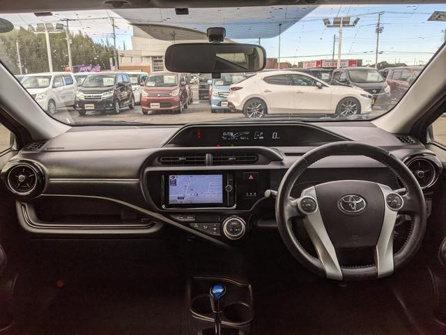 アクア Ｇブラックソフトレザーセレクション　純正ナビ　ＣＤ　ＤＶＤ　フルセグＴＶ　Ｂｌｕｅｔｏｏｔｈ　Ｂカメラ　ＥＴＣ　横滑り防止　クルーズコントロール　スマートキー　電動格納ミラー　ＨＩＤヘッドライト　モデリスタ１５インチＡＷ（11枚目）