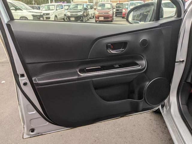 アクア Ｇブラックソフトレザーセレクション　純正ナビ　ＣＤ　ＤＶＤ　フルセグＴＶ　Ｂｌｕｅｔｏｏｔｈ　Ｂカメラ　ＥＴＣ　横滑り防止　クルーズコントロール　スマートキー　電動格納ミラー　ＨＩＤヘッドライト　モデリスタ１５インチＡＷ（50枚目）