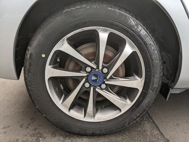 アクア Ｇブラックソフトレザーセレクション　純正ナビ　ＣＤ　ＤＶＤ　フルセグＴＶ　Ｂｌｕｅｔｏｏｔｈ　Ｂカメラ　ＥＴＣ　横滑り防止　クルーズコントロール　スマートキー　電動格納ミラー　ＨＩＤヘッドライト　モデリスタ１５インチＡＷ（55枚目）