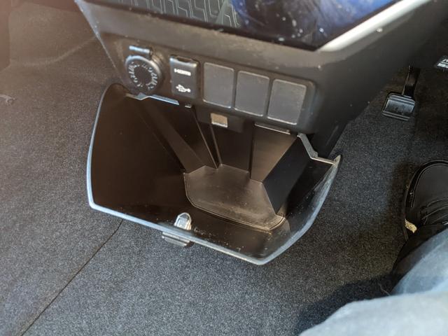 ルーミー カスタムＧ　Ｓ　純正ナビ　ＣＤ　Ｂｌｕｅｔｏｏｔｈ　フルセグＴＶ　Ｂカメラ　ＥＴＣ　両側パワースライドドア　横滑り防止　衝突被害軽減ブレーキ　前ドラレコ　ＬＥＤヘッドライト　フォグランプ　オートライト（24枚目）