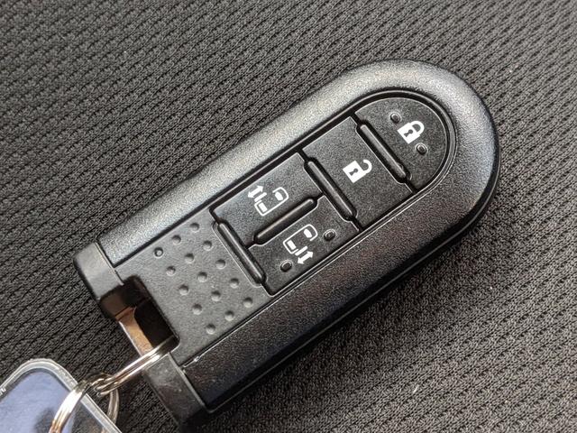 ルーミー カスタムＧ　Ｓ　純正ナビ　ＣＤ　Ｂｌｕｅｔｏｏｔｈ　フルセグＴＶ　Ｂカメラ　ＥＴＣ　両側パワースライドドア　横滑り防止　衝突被害軽減ブレーキ　前ドラレコ　ＬＥＤヘッドライト　フォグランプ　オートライト（32枚目）