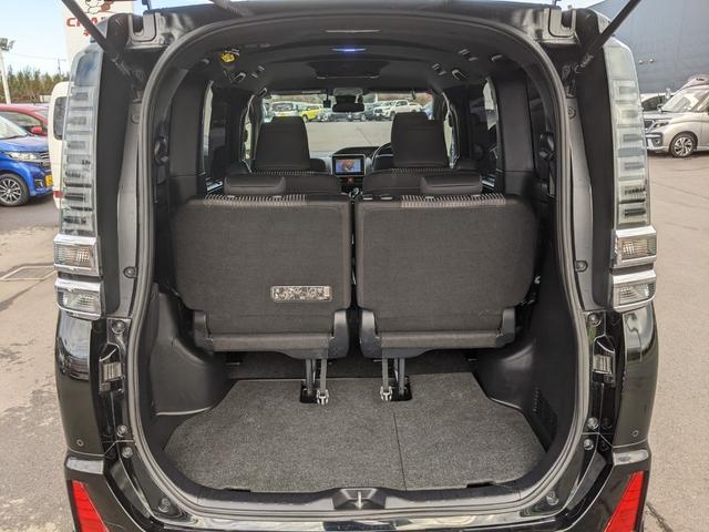 ヴォクシー ハイブリッドＺＳ　モデリスタエアロ　９インチ純正ナビ　フリップダウンモニター　両側パワースライドドア　シートヒーター　フルセグＴＢｌｕｅｔｏｏｔｈ　衝突被害軽減ブレーキ　レーンアシスト　ＬＥＤヘッドライト　フォグランプ（42枚目）