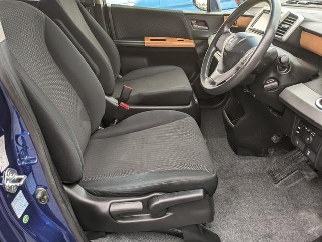 フリードハイブリッド ハイブリッド 社外ナビ フルセグ CD DVD 横滑り防止 コーナーセンサー 片側パワースライドドア クルーズコントロール オートライト ETC キーレス HIDヘッドライト 電動格納ミラー(29枚目)