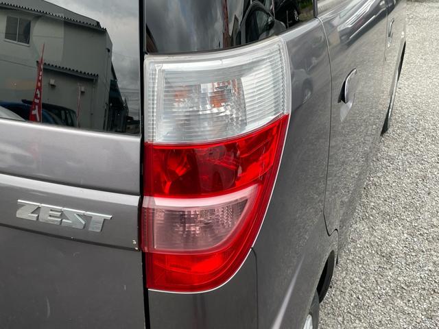 ゼスト Ｄスペシャル　１年保証付　走行５２千Ｋｍ　禁煙車　ＥＴＣ　純正オーディオ　オートエアコン　キーレスエントリー　ユーザー買取車　電動格納ミラー　ドアバイザー　ベンチシート　ライトレベライザー　フロアマット　ＡＢＳ（38枚目）