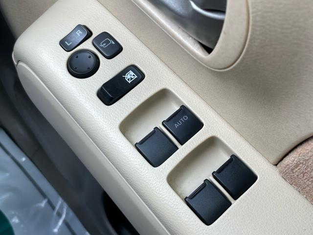 モコ E 1年保証付(17枚目)