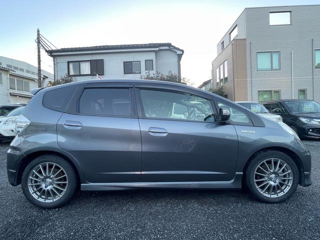 フィットハイブリッド ＲＳ　１年保証付（6枚目）