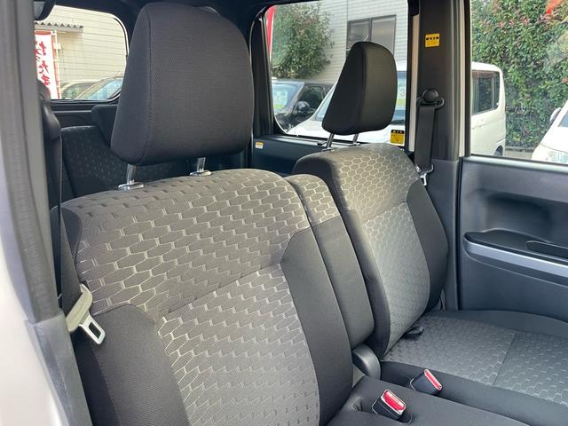 当社併設のピットもございます！リフトも１基完備しておりますので、お客様のお車を隅々まで点検整備させていただきます！！