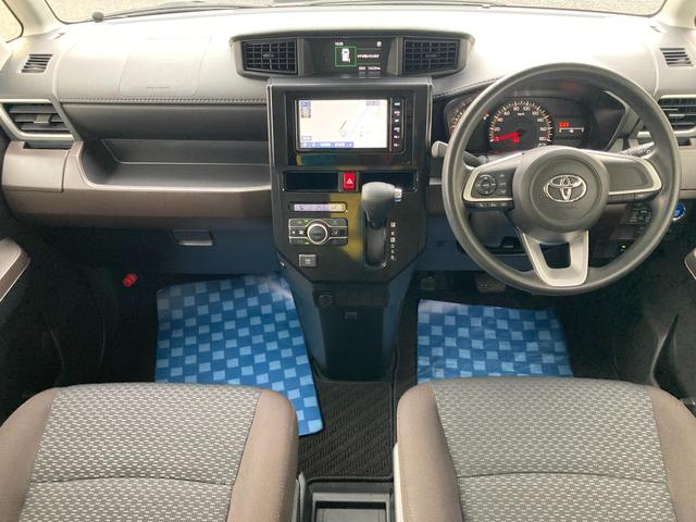 【室内】黒を基調とした落ち着いた室内です☆