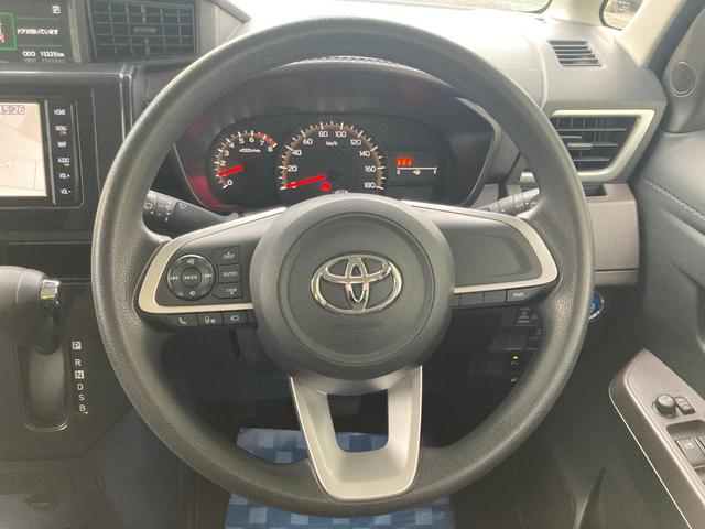 【ステアリング】軽く扱いやすいステアリング操作が可能です◎