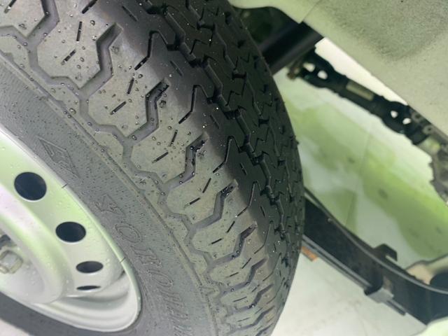 4WD KC ABS/エアバッグ 運転席/エアバッグ 助手席/パワーステアリング/禁煙車/4WD/マニュアルエアコン/定期点検記録簿/取扱説明書・保証書/ユーザー買取車/最大積載量350kg/アクセサリーソケット(30枚目)