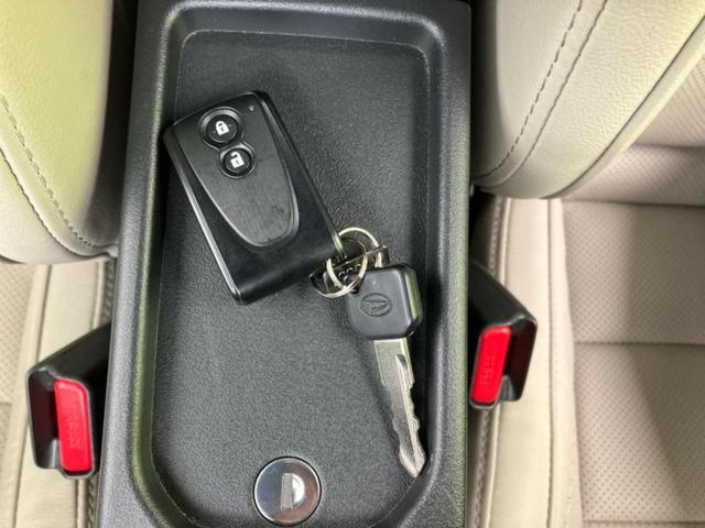 コペン ２０ｔｈアニバーサリーエディション　新品タイヤ／社外　ナビ／シートヒーター　前席／シート　合皮／ヘッドランプ　ＬＥＤ／Ｂｌｕｅｔｏｏｔｈ接続／ＥＴＣ／ＥＢＤ付ＡＢＳ／横滑り防止装置／フルセグＴＶ／ＤＶＤ／ターボ／衝突安全ボディ（40枚目）