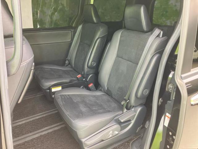 ヴォクシー ＺＳキラメキ３　新品タイヤ／保証書／純正　１０インチ　メモリーナビ／フリップダウンモニター　純正　１２．１インチ／トヨタセーフティセンス／両側電動スライドドア／車線逸脱防止支援システム　衝突被害軽減システム　ドラレコ（7枚目）