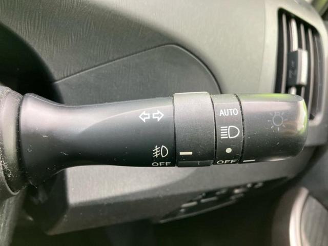 プリウス ＳツーリングセレクションＧｓ　保証書／社外　８インチ　ＳＤナビ／ヘッドランプ　ＨＩＤ／ＥＴＣ／ＥＢＤ付ＡＢＳ／横滑り防止装置／アイドリングストップ／フルセグＴＶ／エアバッグ　運転席／エアバッグ　助手席／エアバッグ　サイド（16枚目）