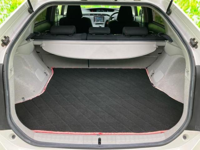 プリウス ＳツーリングセレクションＧｓ　保証書／社外　８インチ　ＳＤナビ／ヘッドランプ　ＨＩＤ／ＥＴＣ／ＥＢＤ付ＡＢＳ／横滑り防止装置／アイドリングストップ／フルセグＴＶ／エアバッグ　運転席／エアバッグ　助手席／エアバッグ　サイド（19枚目）