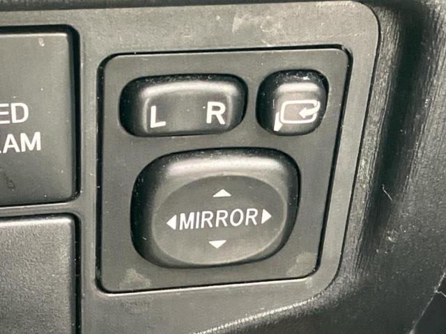 プリウス ＳツーリングセレクションＧｓ　保証書／社外　８インチ　ＳＤナビ／ヘッドランプ　ＨＩＤ／ＥＴＣ／ＥＢＤ付ＡＢＳ／横滑り防止装置／アイドリングストップ／フルセグＴＶ／エアバッグ　運転席／エアバッグ　助手席／エアバッグ　サイド（28枚目）