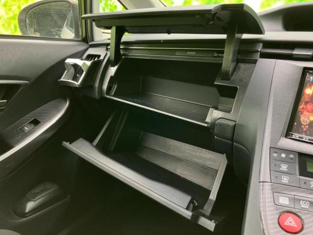 プリウス ＳツーリングセレクションＧｓ　保証書／社外　８インチ　ＳＤナビ／ヘッドランプ　ＨＩＤ／ＥＴＣ／ＥＢＤ付ＡＢＳ／横滑り防止装置／アイドリングストップ／フルセグＴＶ／エアバッグ　運転席／エアバッグ　助手席／エアバッグ　サイド（31枚目）