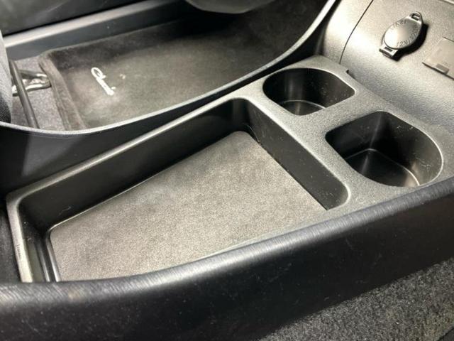 プリウス ＳツーリングセレクションＧｓ　保証書／社外　８インチ　ＳＤナビ／ヘッドランプ　ＨＩＤ／ＥＴＣ／ＥＢＤ付ＡＢＳ／横滑り防止装置／アイドリングストップ／フルセグＴＶ／エアバッグ　運転席／エアバッグ　助手席／エアバッグ　サイド（32枚目）