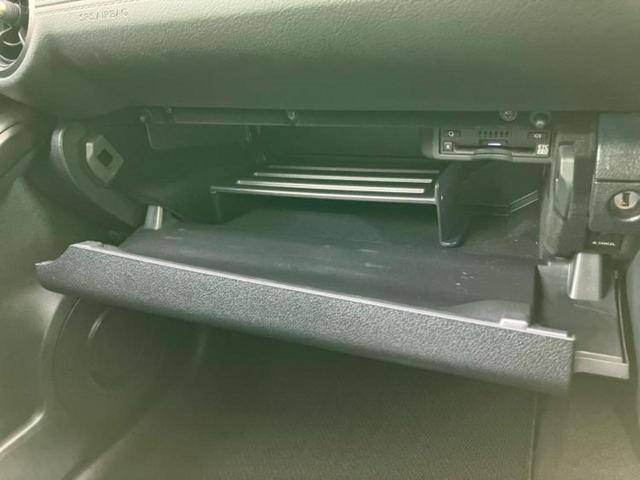 ＩＳ ＩＳ３００ｈ　Ｆスポーツモードブラック３　サンルーフ／保証書／純正　ＳＤナビ／シートヒーター／シート　ハーフレザー／ヘッドランプ　ＬＥＤ／ＥＴＣ／ＥＢＤ付ＡＢＳ／横滑り防止装置／アイドリングストップ／バックモニター／フルセグＴＶ／ＤＶＤ（32枚目）