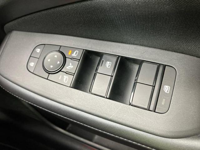 ノート Ｘ　保証書／純正　９インチ　ＳＤナビ／インテリジェントルームミラー／エマージェンシーブレーキ／アラウンドビューモニター／車線逸脱防止支援システム／プロパイロット／ヘッドランプ　ＬＥＤ　衝突被害軽減システム（28枚目）