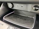 WECARSの展示場では実際に見て、触ってお車をお選びいただけます!知識の豊富な営業スタッフが様々なカーライフをご提案いたします!