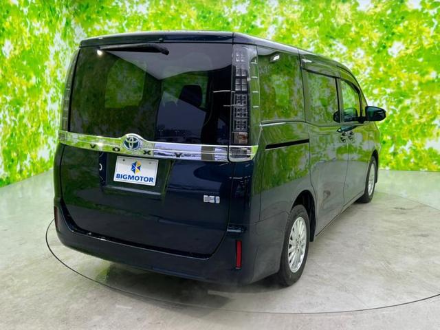 ハイブリッドV 純正 9インチ メモリーナビ/フリップダウンモニター/両側電動スライドドア/シートヒーター 前席/ヘッドランプ LED/Bluetooth接続/ETC/EBD付ABS/横滑り防止装置 バックカメラ(3枚目)