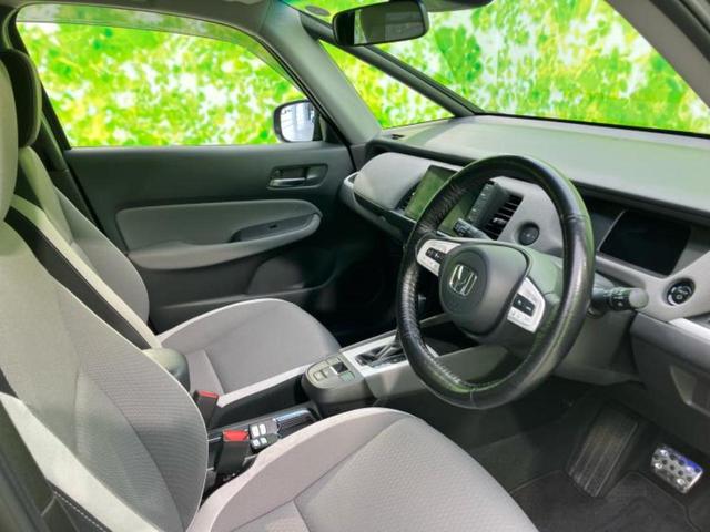 フィット ４ＷＤ　ｅＨＥＶクロスター　新品タイヤ／保証書／純正　９インチ　ＳＤナビ／衝突安全装置／車線逸脱防止支援システム／パーキングアシスト　バックガイド／ヘッドランプ　ＬＥＤ／ＵＳＢジャック／Ｂｌｕｅｔｏｏｔｈ接続　バックカメラ（5枚目）