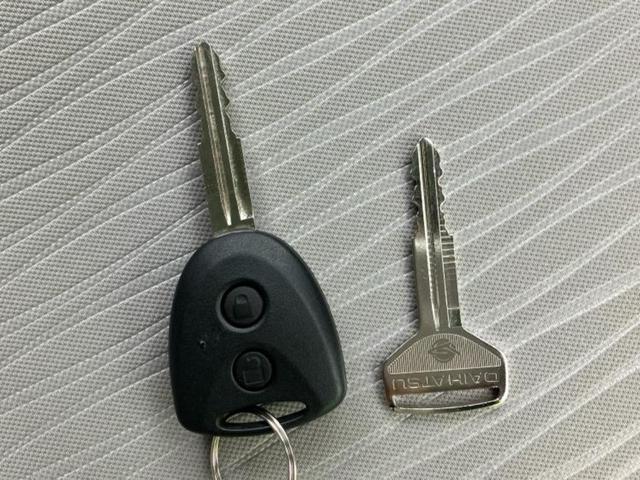 ミライース ４ＷＤ　Ｌ　ＳＡ３　衝突安全装置／車線逸脱防止支援システム／パーキングアシスト　バックガイド／ＥＢＤ付ＡＢＳ／横滑り防止装置／アイドリングストップ／エアバッグ　運転席／エアバッグ　助手席　衝突被害軽減システム　４ＷＤ（31枚目）