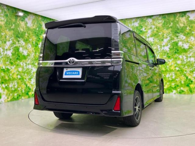 ヴォクシー ４ＷＤ　ＺＳキラメキ３　新品タイヤ／保証書／社外　９インチ　ＳＤナビ／フリップダウンモニター／衝突安全装置／両側電動スライドドア／車線逸脱防止支援システム／シート　ハーフレザー／パーキングアシスト　バックガイド　バックカメラ（3枚目）