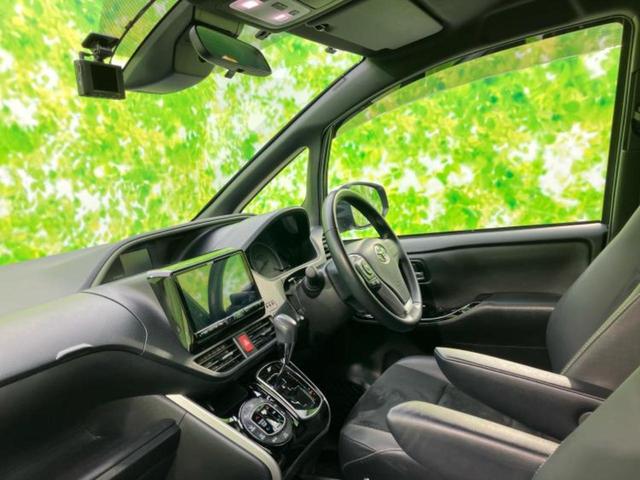 ヴォクシー ４ＷＤ　ＺＳキラメキ３　新品タイヤ／保証書／社外　９インチ　ＳＤナビ／フリップダウンモニター／衝突安全装置／両側電動スライドドア／車線逸脱防止支援システム／シート　ハーフレザー／パーキングアシスト　バックガイド　バックカメラ（6枚目）